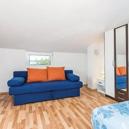 Miro Apartment